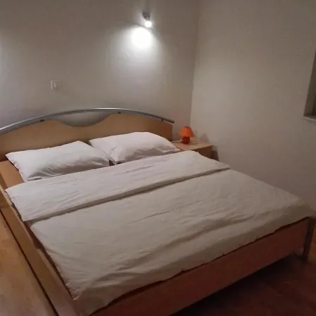 Stinjan Kascuni *
