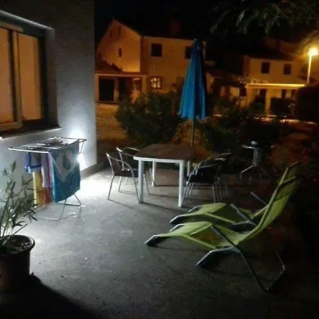 Appartamento Stinjan Kascuni *