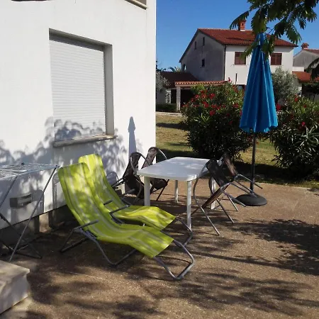 Stinjan Kascuni Apartman *